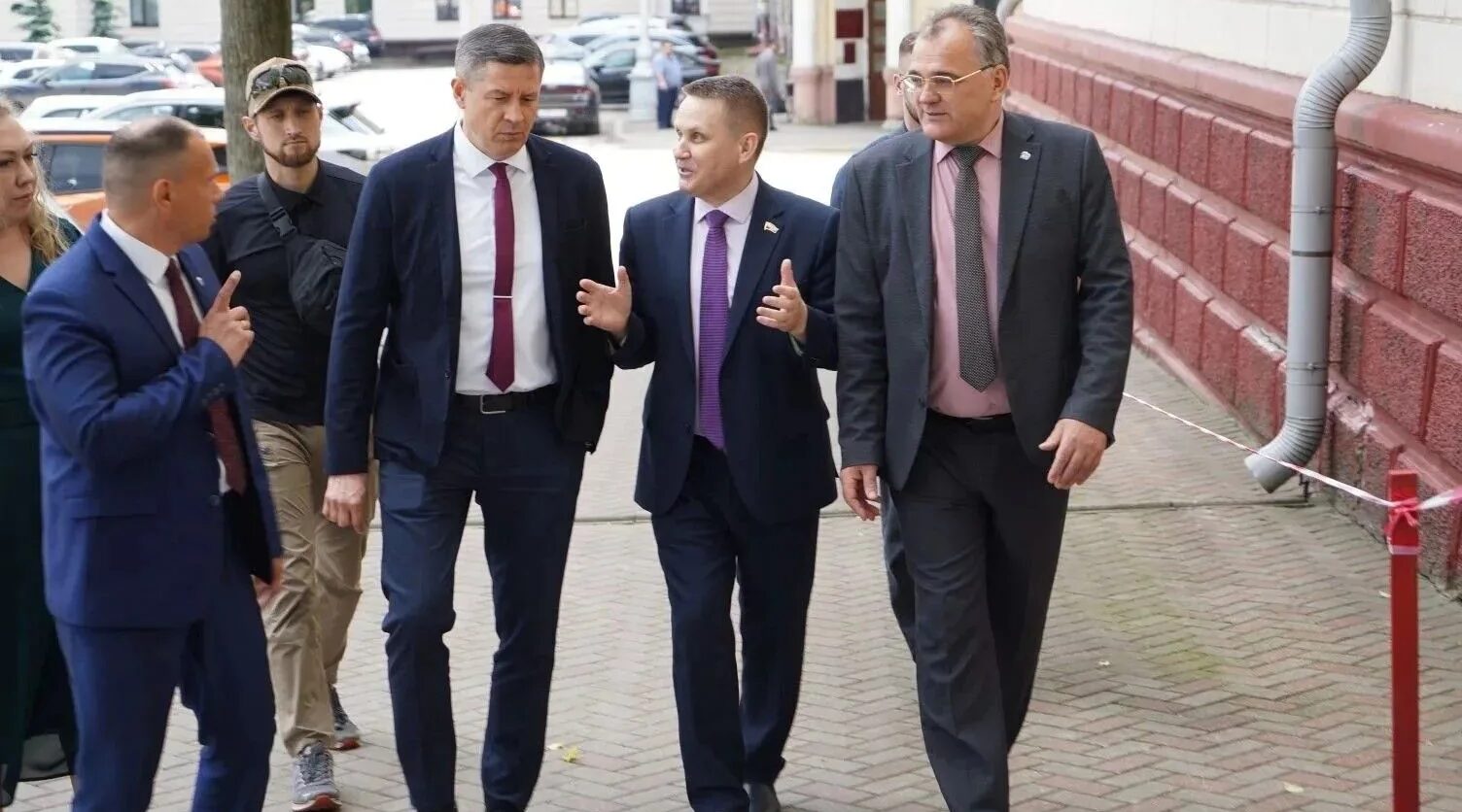 Егор Ковальчук посетил Брянскую областную научную универсальную библиотеку им. Ф.И. Тютчева.