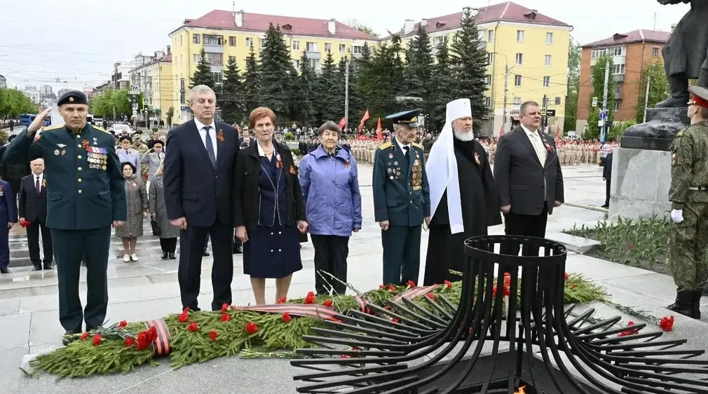 Негасимый огонь памяти в центре Брянска