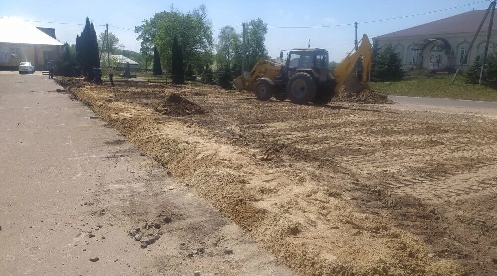 В Клинцовском районе начата реализация проекта «Обустройство площади «Связь поколений»»