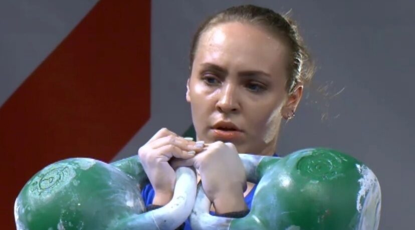 Брянская спортсменка завоевала бронзу чемпионата России по гиревому спорту