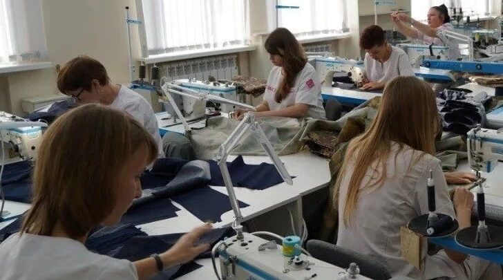 Глава региона поздравил работников легкой и текстильной промышленности с праздником