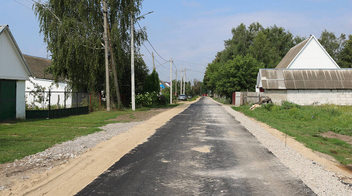 В Комаричах ремонтируют улицу Калинина