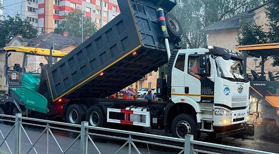 В Советском районе Брянска продолжается капитальный ремонт участка автодороги по улице Советской