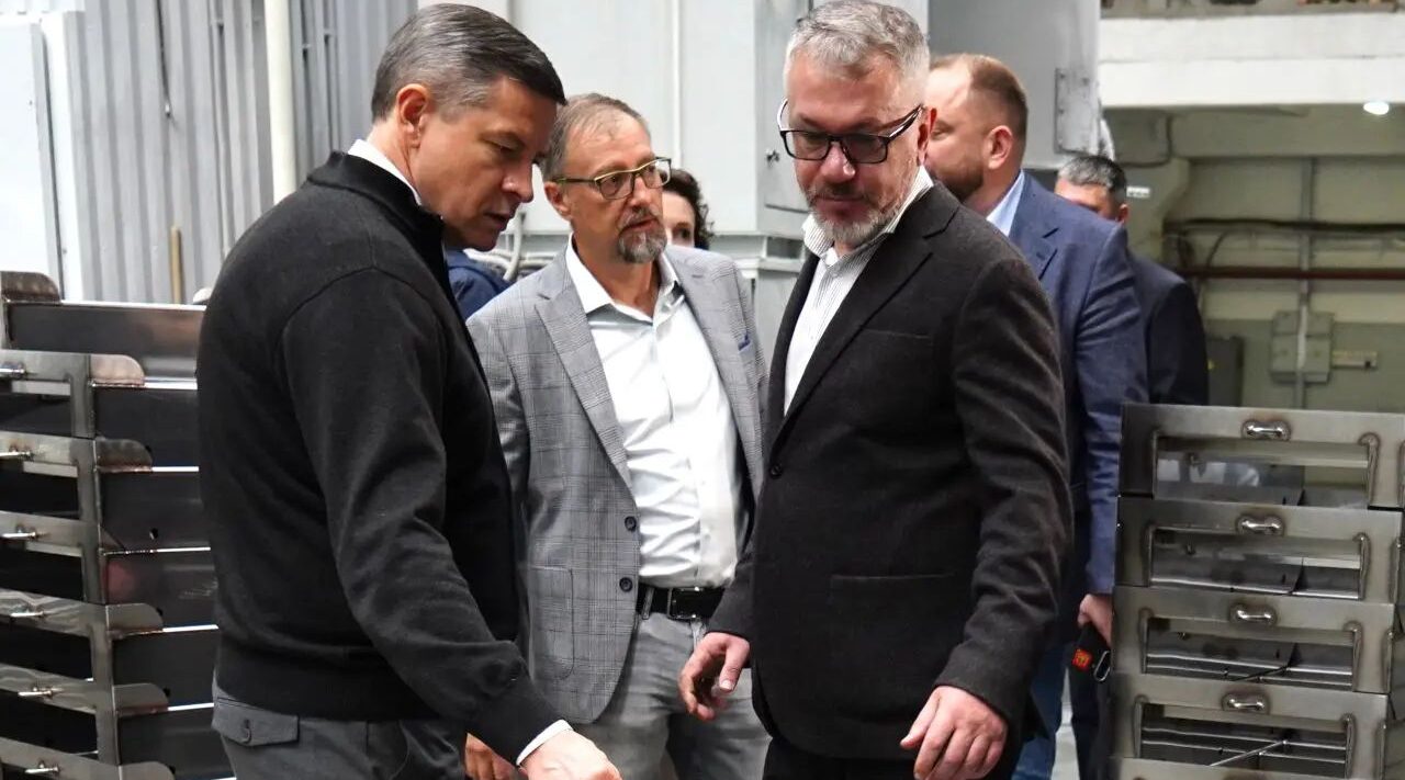 Егор Ковальчук посетил предприятие «Русская Броня»