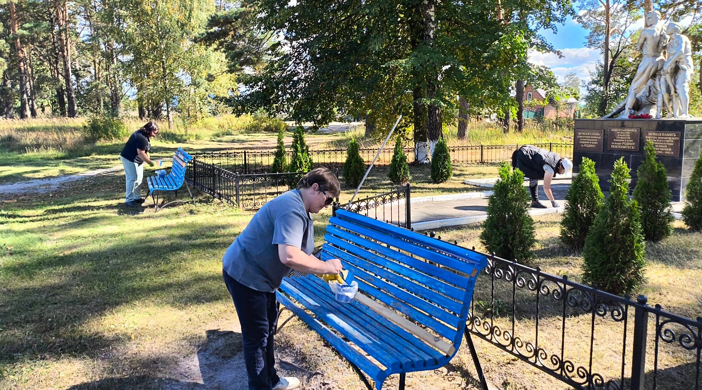 В Домашово прошел осенний субботник