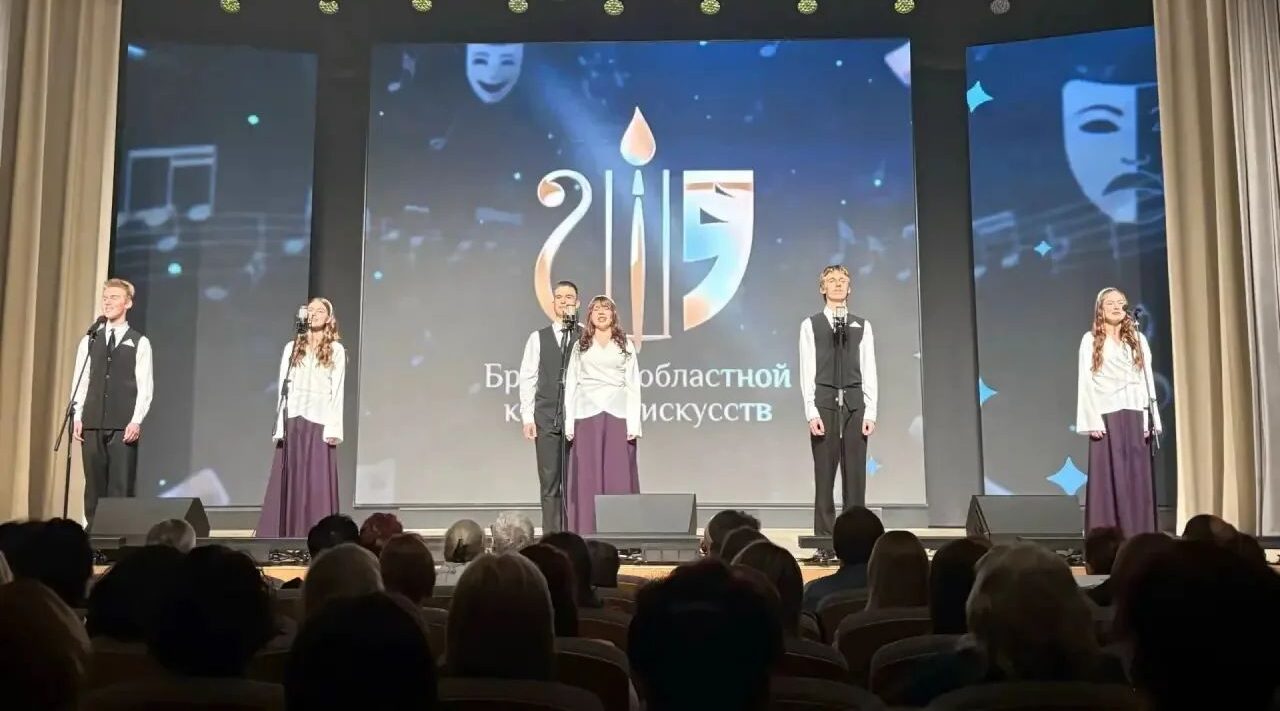 Отделению социально-культурной деятельности и заочного обучения колледжа искусств 65 лет